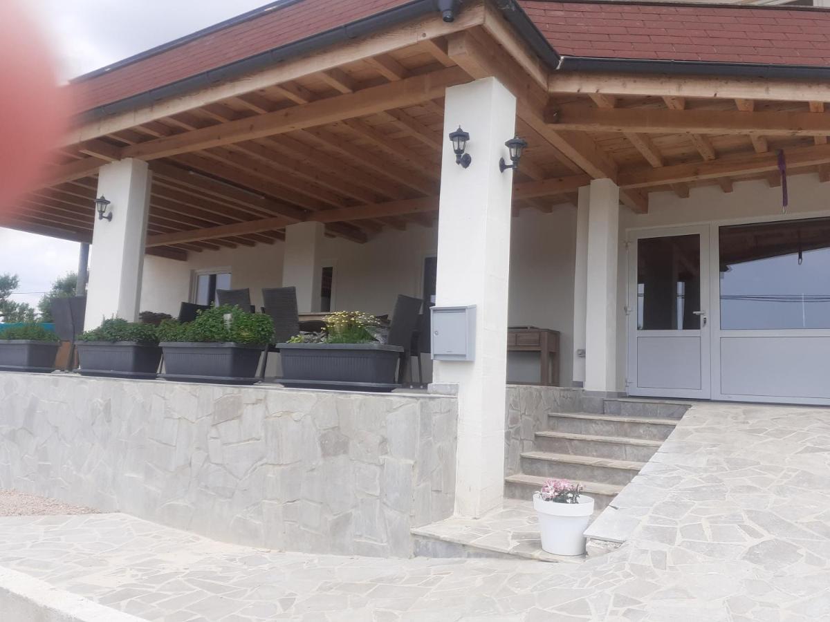 Hotel B&B Mama Mia Obrovac Zewnętrze zdjęcie