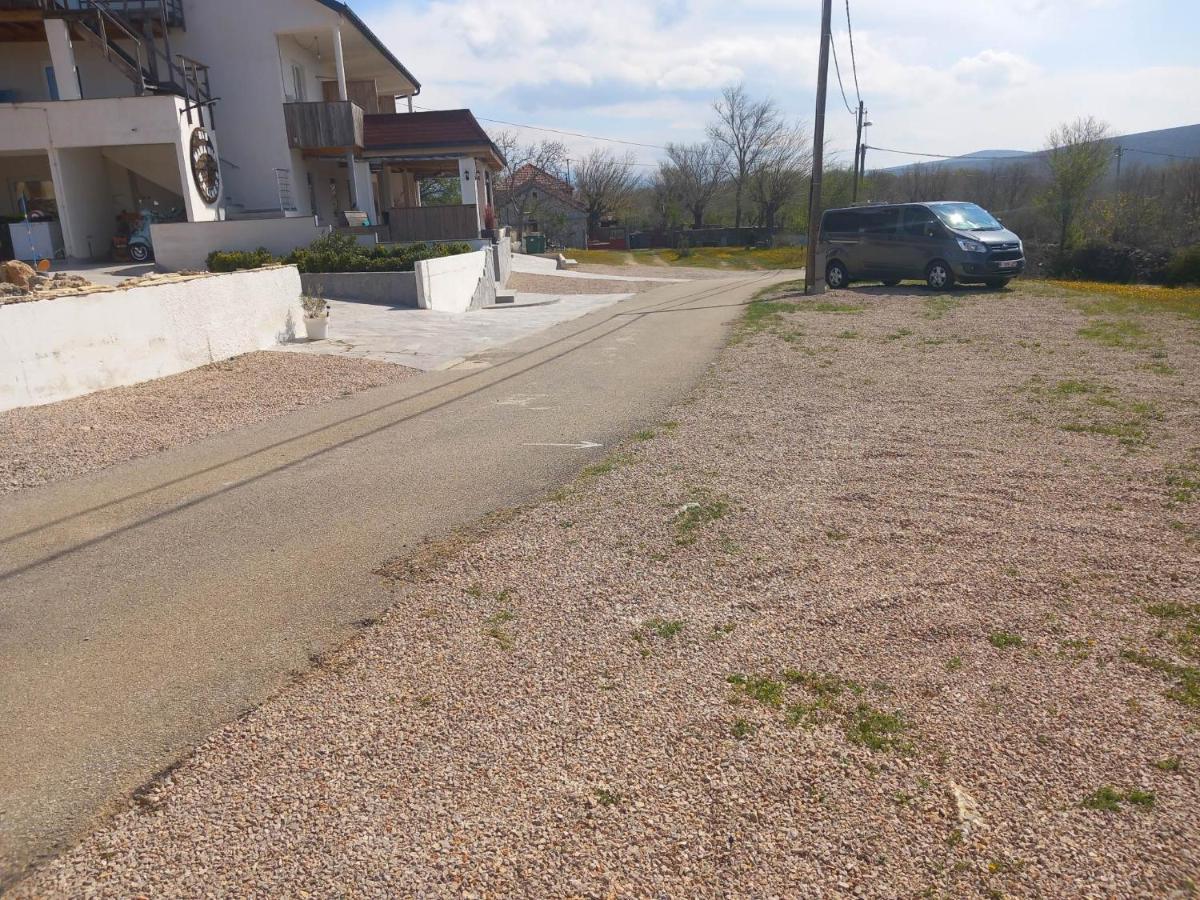 Hotel B&B Mama Mia Obrovac Zewnętrze zdjęcie